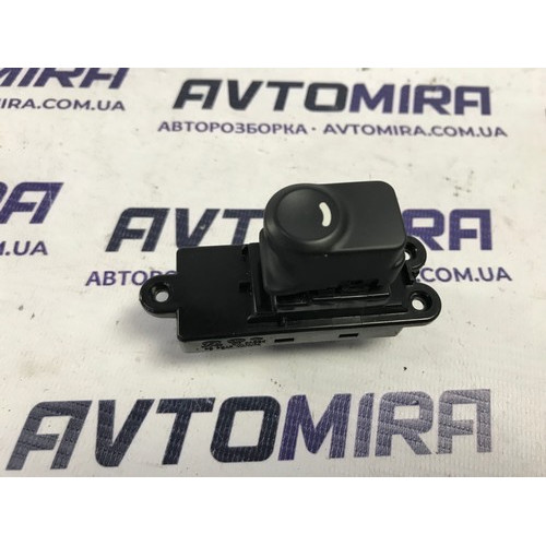 Кнопка склопідйомника задніх правих/лівих дверей Hyundai i30 2007-2012 935802L010